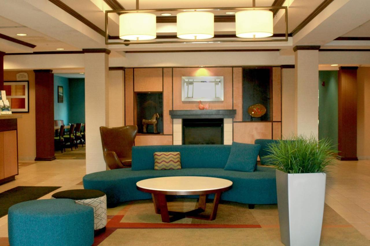 Fairfield Inn & Suites By Marriott Fairmont Εξωτερικό φωτογραφία