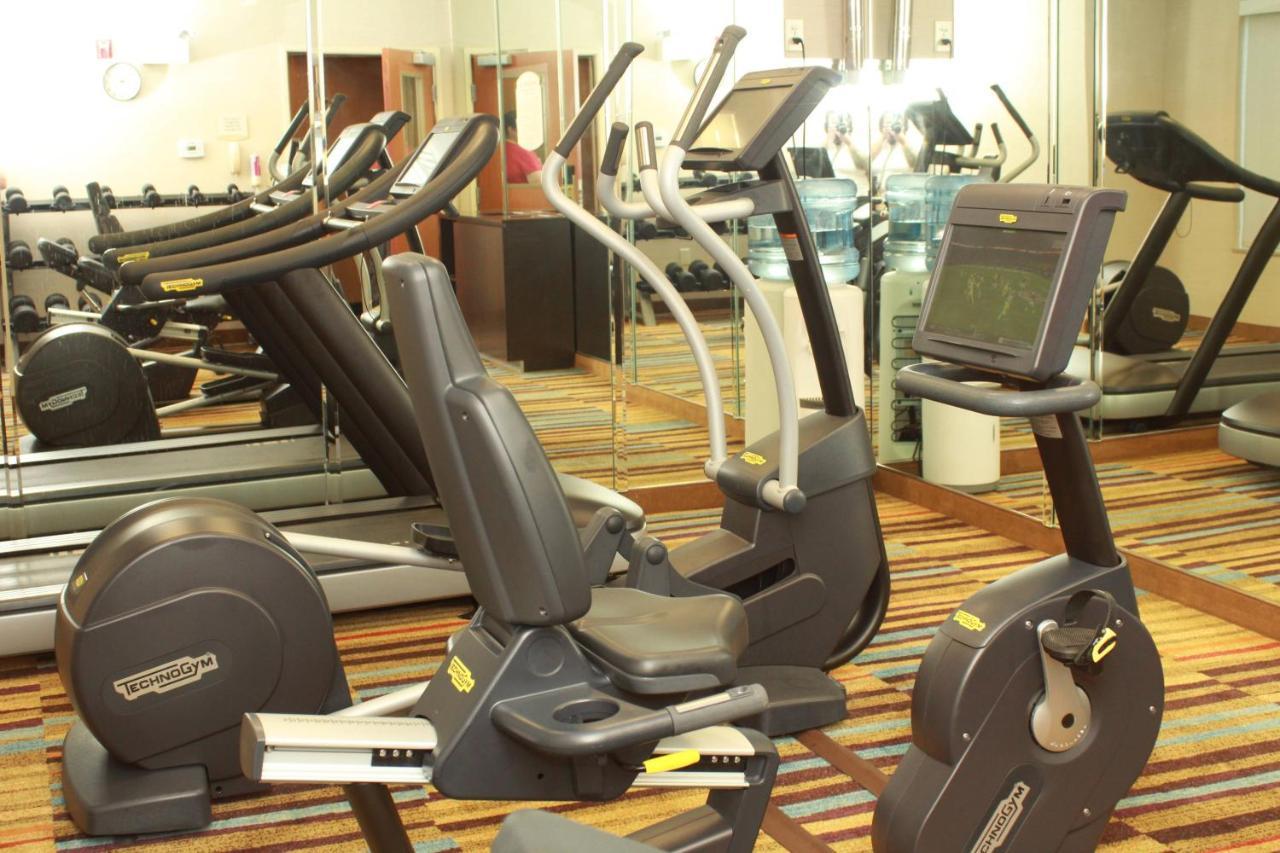 Fairfield Inn & Suites By Marriott Fairmont Εξωτερικό φωτογραφία