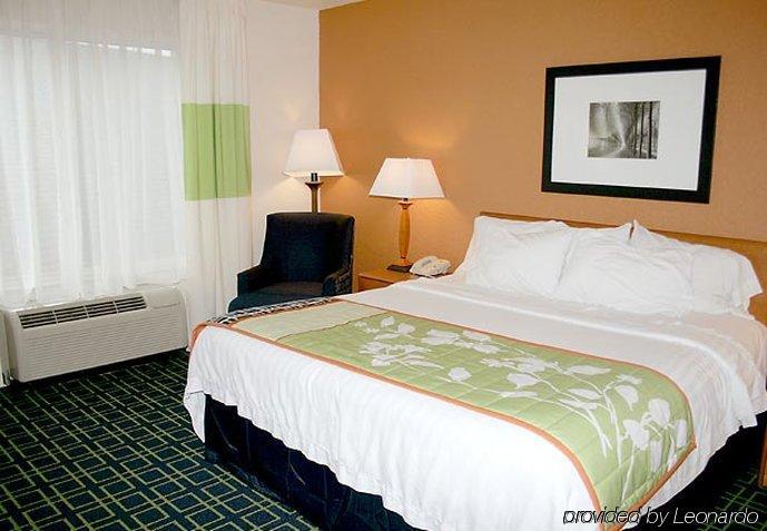 Fairfield Inn & Suites By Marriott Fairmont Δωμάτιο φωτογραφία