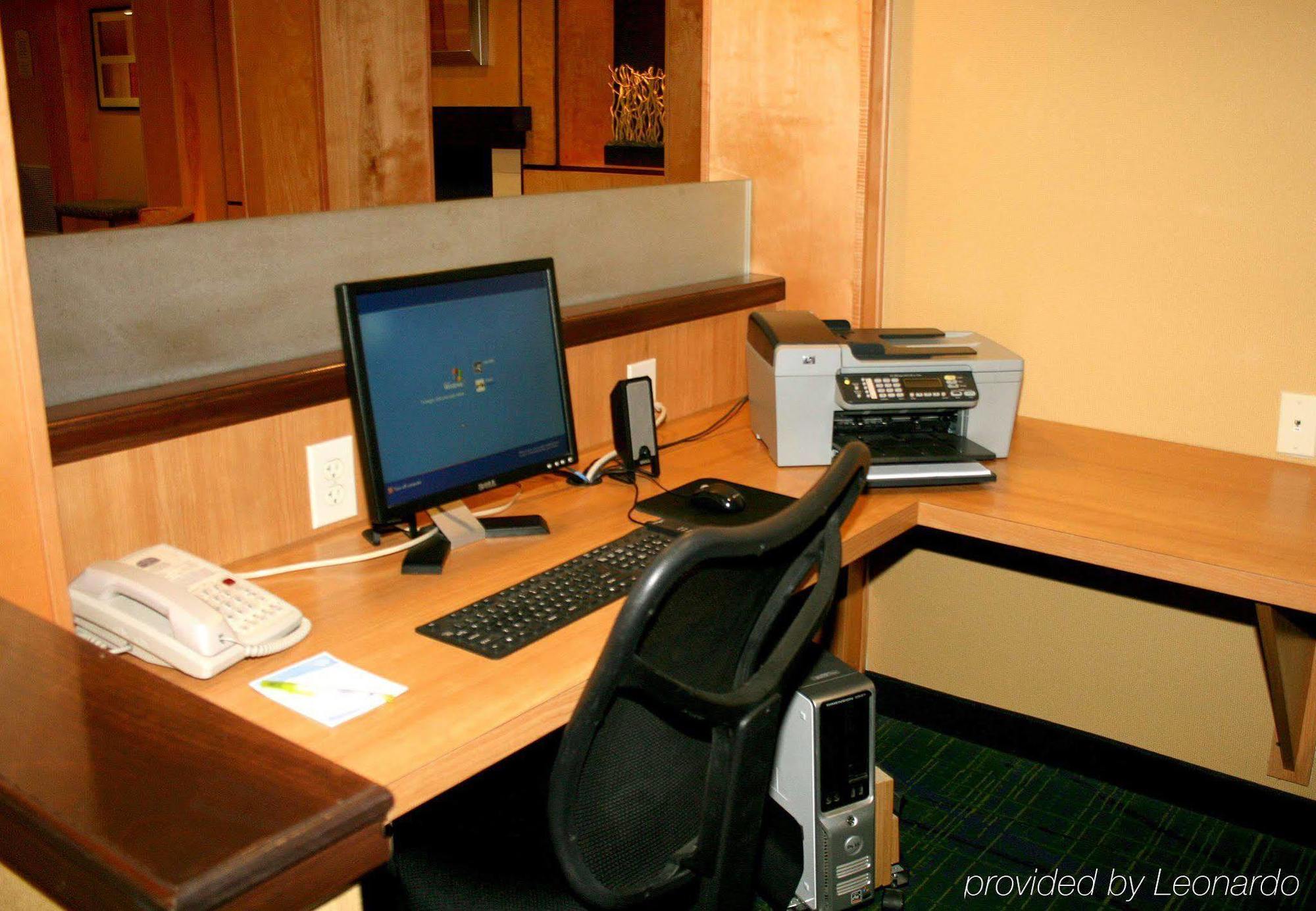 Fairfield Inn & Suites By Marriott Fairmont Ανέσεις φωτογραφία